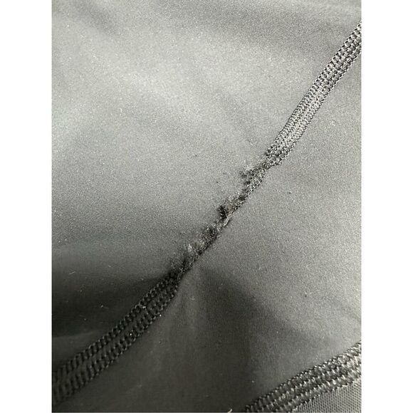 Lululemon Running Top Long Sleeve in Black Size 6 See All Measurements - Picture 12 of 13